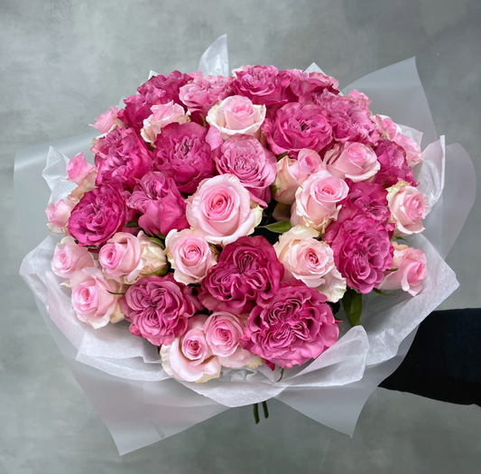 💗 Rosa Verlauf – Strauß aus 51 Rosen in Rosétönen